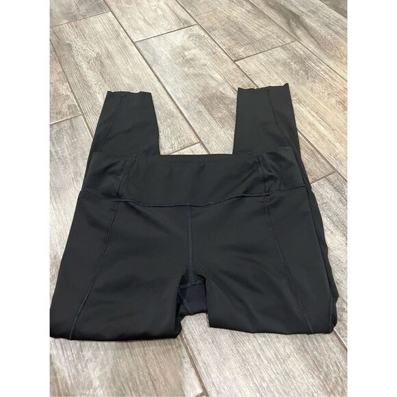 Athleta Pants - Athleta Black Cropped Leggings Size Small